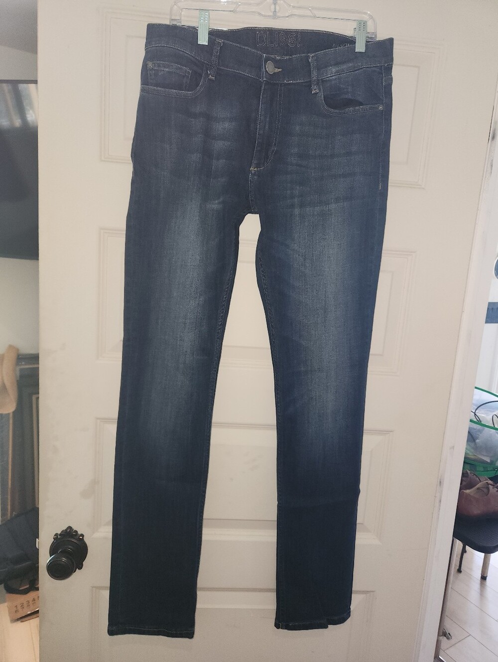 DL1961 Dark Blue Men's Slim Straight Jeans. Size 33/34